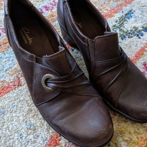 Super Comfortable Brown Leather Clarks Bendables